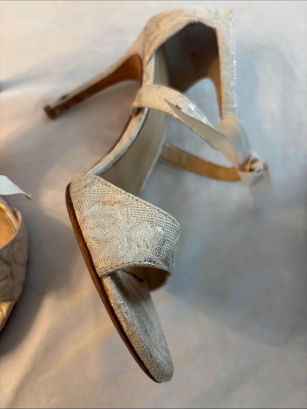 Bettye Mueller elegant Ivory Lace Open-Toe Heels with Ankle Tie, SZ 7.5